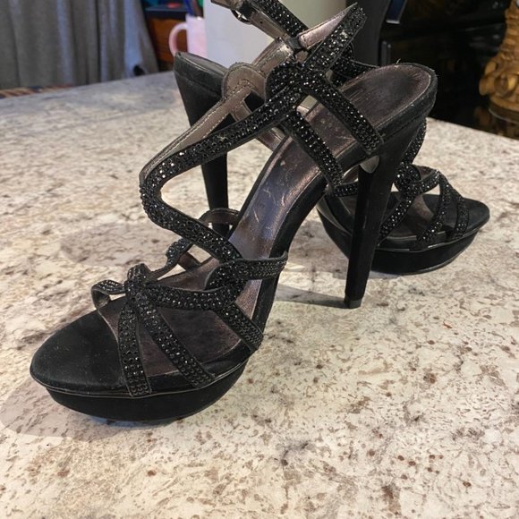 Pelle Moda High Heel Size 7M Black with Black Rhinestones - Picture 3 of 10